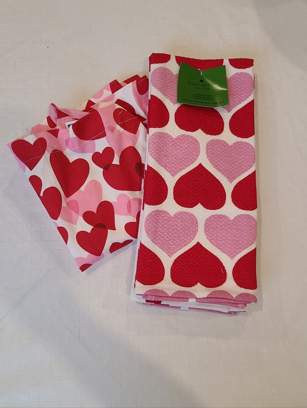 Kate Spade Heart Kitchen Bundle Red Pink Apron & Towel Set Valentine’s Day NWT